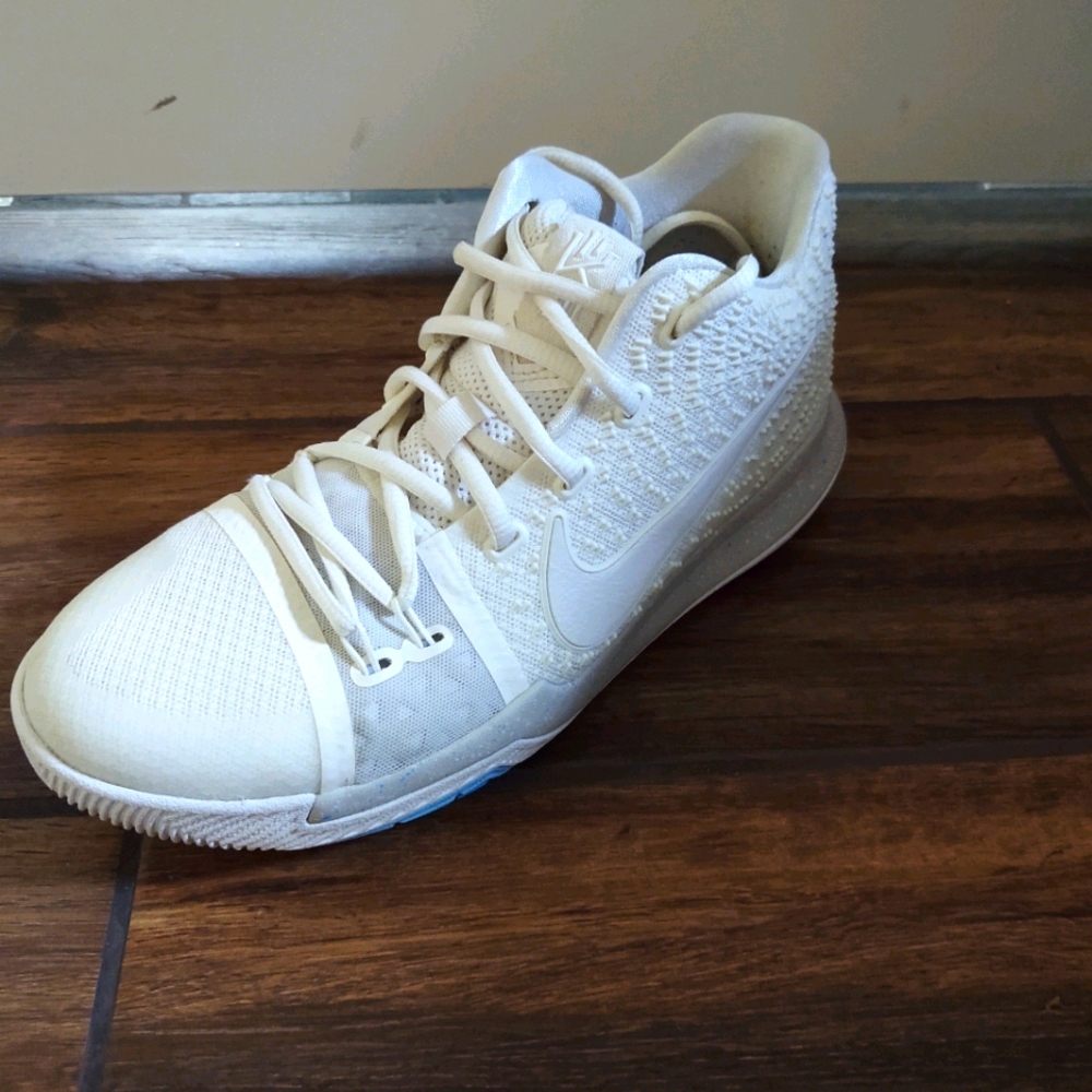 Nike Kyrie 3